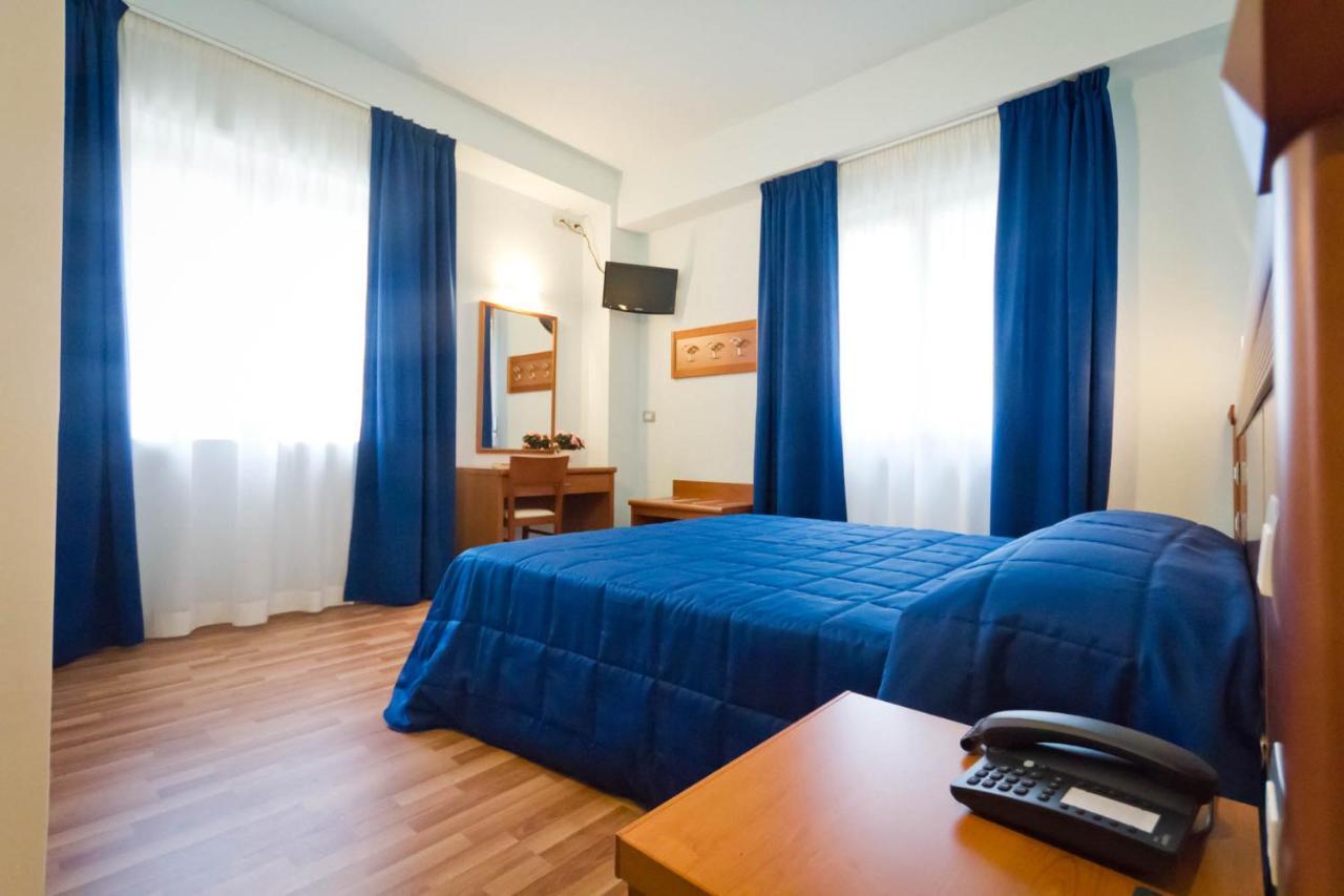 אסיסי Hotel Donnini מראה חיצוני תמונה