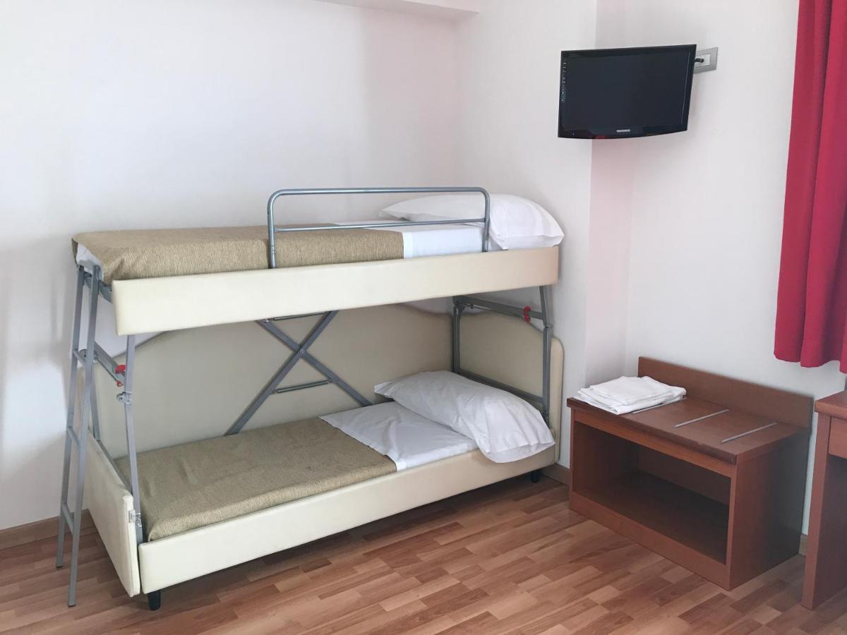 אסיסי Hotel Donnini מראה חיצוני תמונה