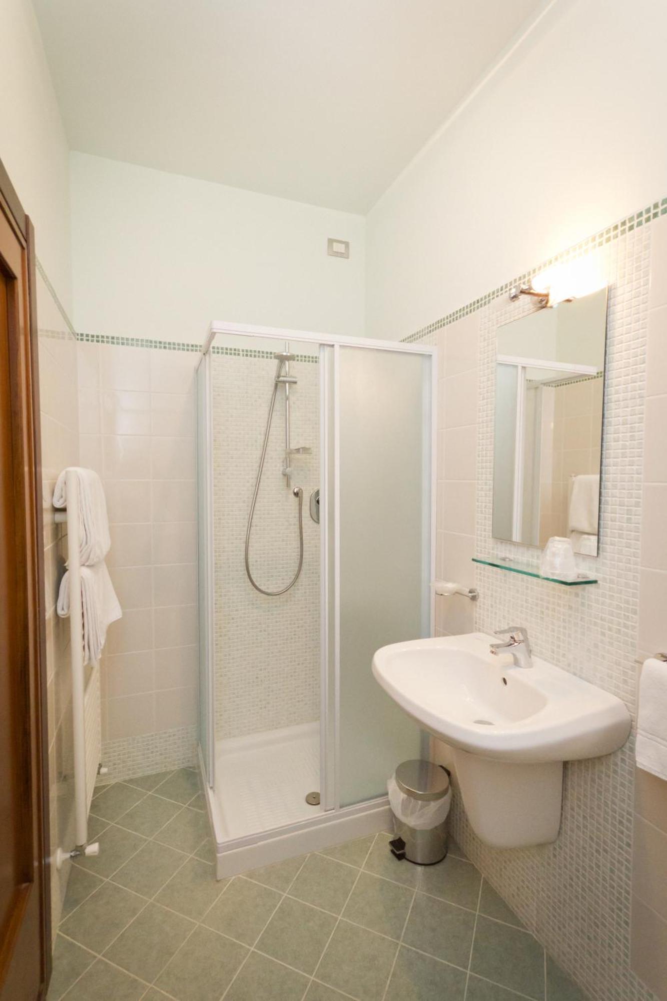 אסיסי Hotel Donnini מראה חיצוני תמונה