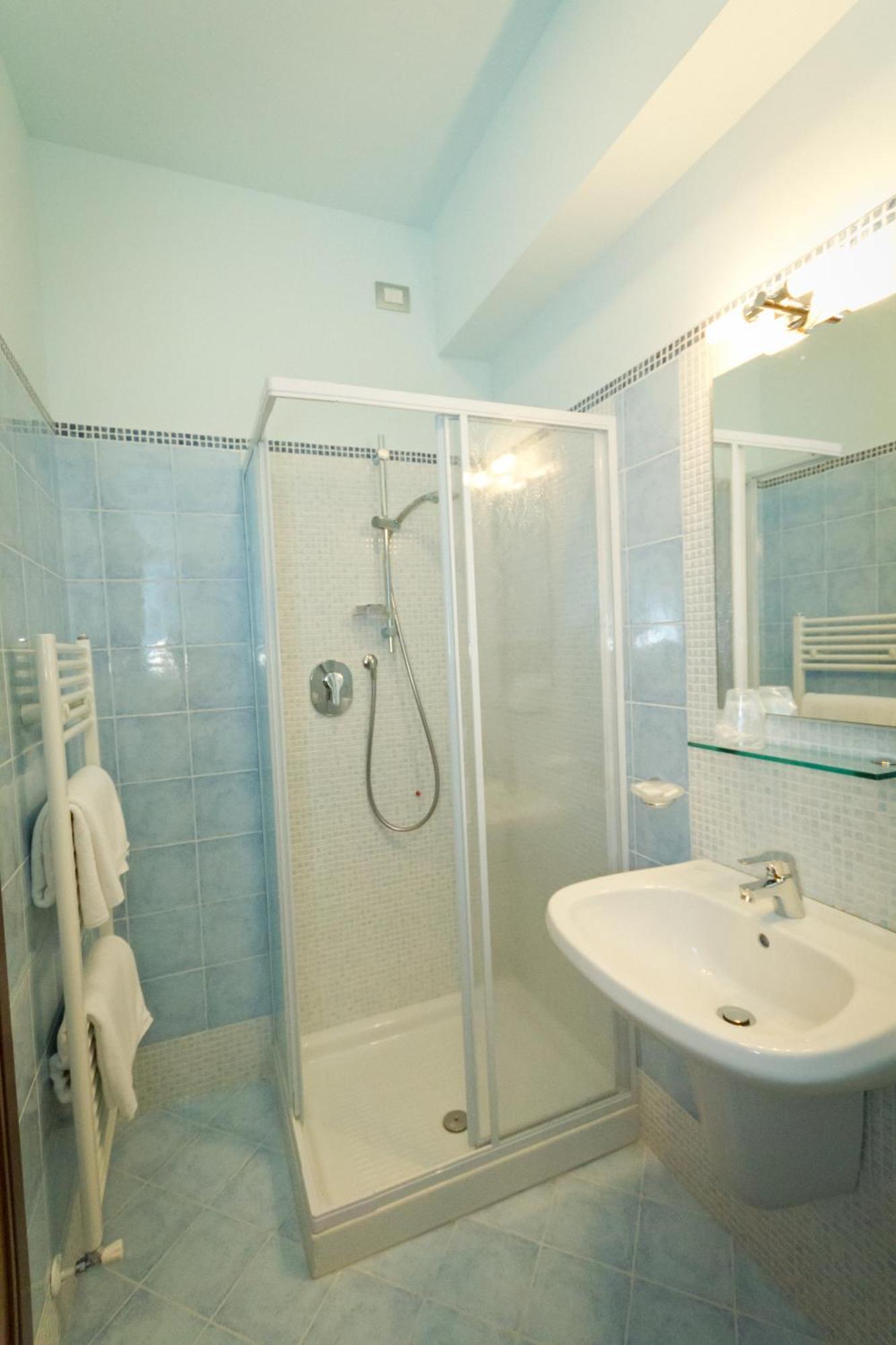 אסיסי Hotel Donnini מראה חיצוני תמונה