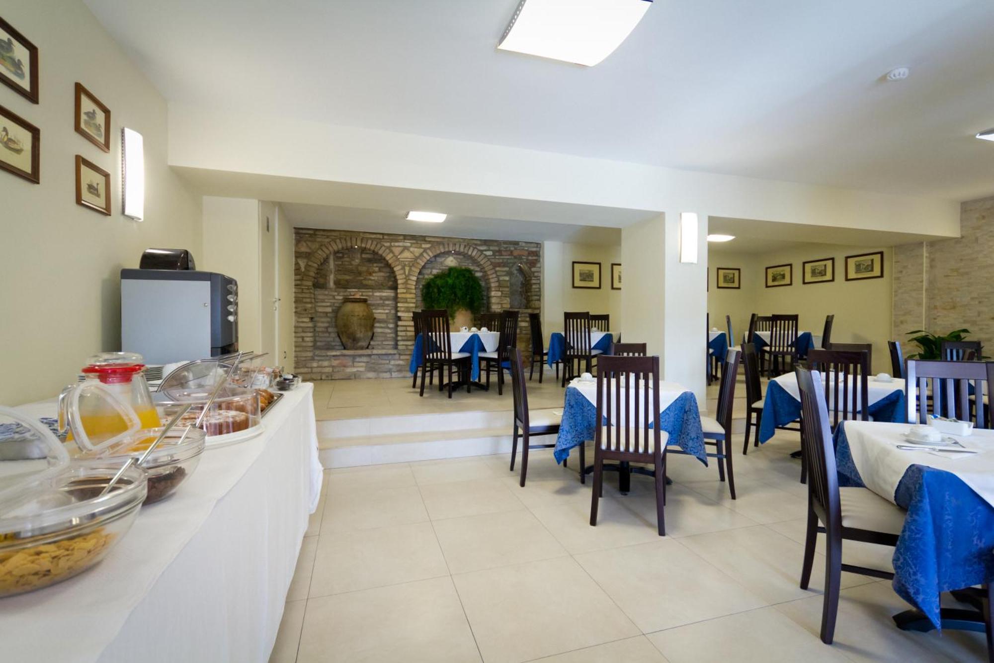 אסיסי Hotel Donnini מראה חיצוני תמונה