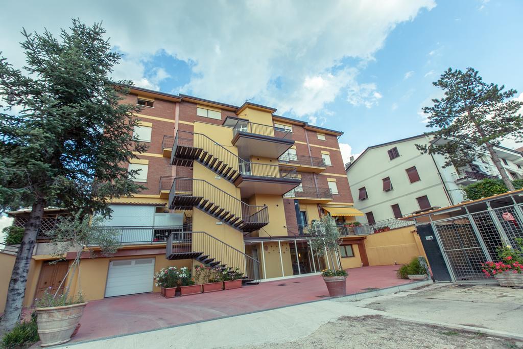 אסיסי Hotel Donnini מראה חיצוני תמונה